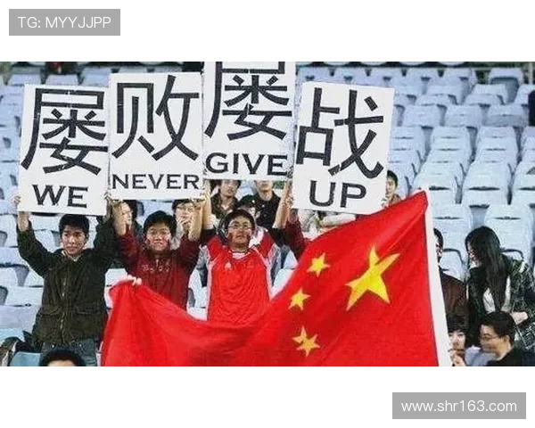 越南球迷0比3负中国队砸电视